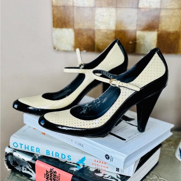 Joan & David Shoes - Joan & David Spectator Court Heels